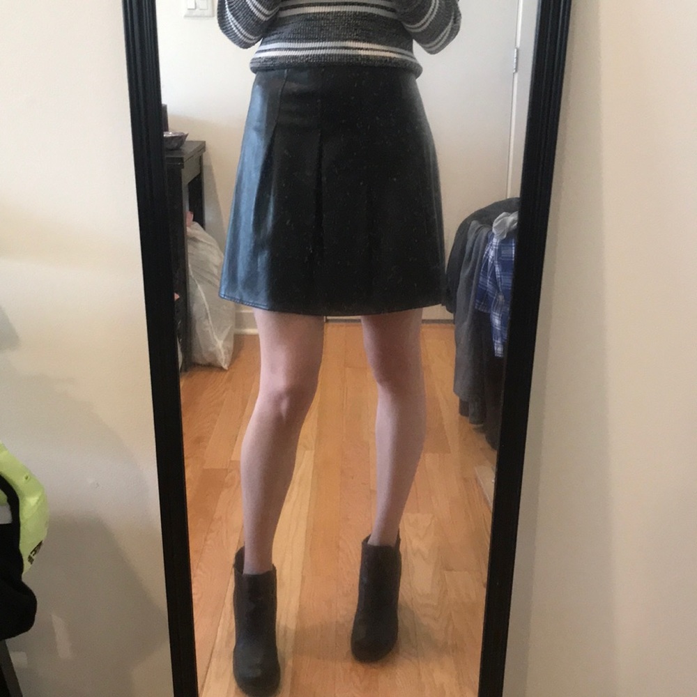 Adorable leather skirt